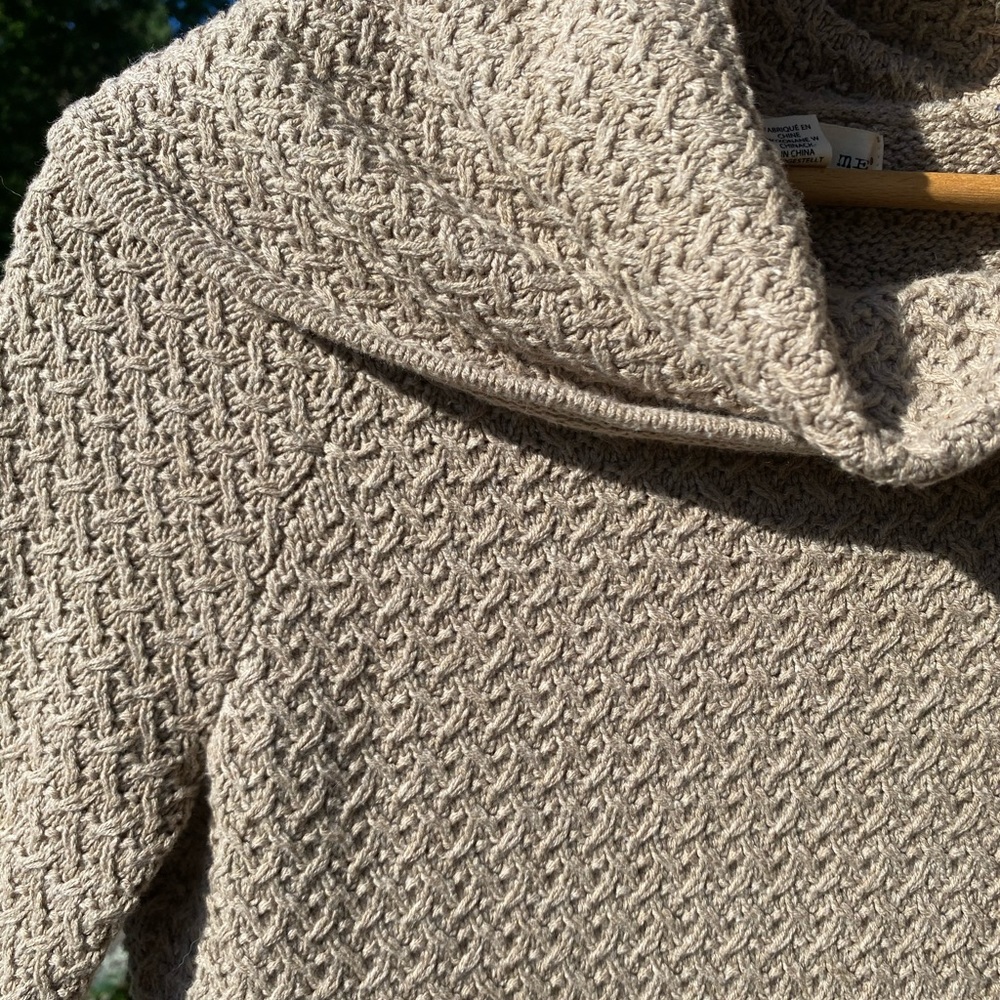 Brown Long Sleeve Pattern Stitched Sweater SZS